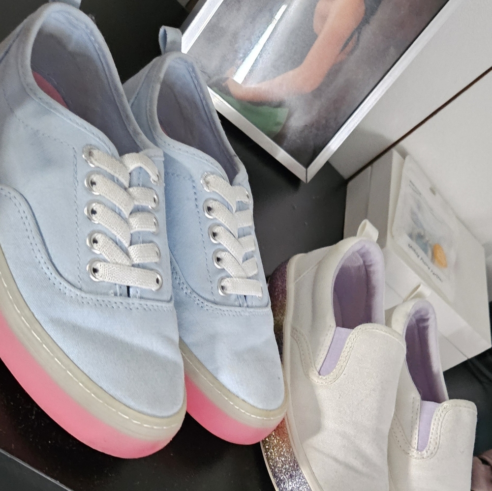 Old Navy Light Blue and Pink Women's Sneakers
